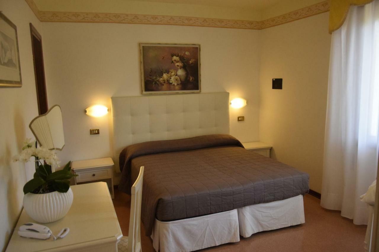 Hotel Marilu Eraclea Mare Exteriér fotografie